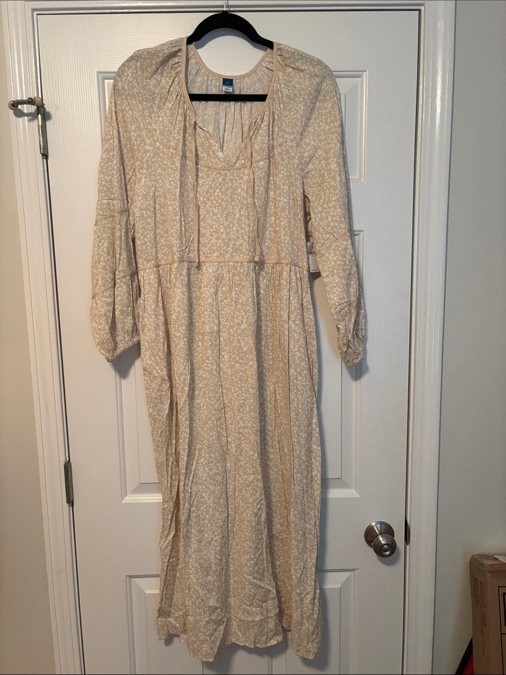 Old Navy Cream Floral Tie-Neck Maxi Dress